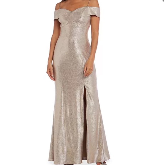 💛💛Cold shoulder foil gown champagne gold - Picture 1 of 2